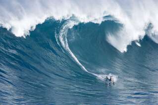Une vague de presque 24 m au sud de la Nouvelle-Zélande, bonne nouvelle pour les surfeurs californiens