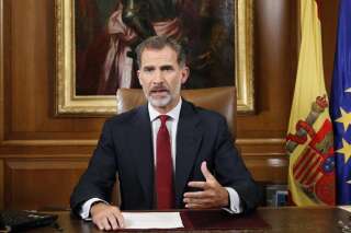 Le roi d'Espagne Felipe VI accuse les dirigeants catalans de s'être mis 