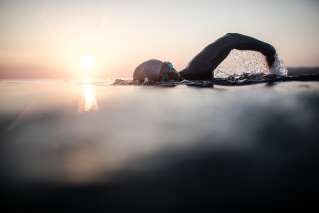Le sport dans l’eau peut faire du bien à vos articulations, mais pas seulement