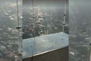 Le plancher de verre de de la Willis Tower s'est fendu sous les pieds des visiteurs