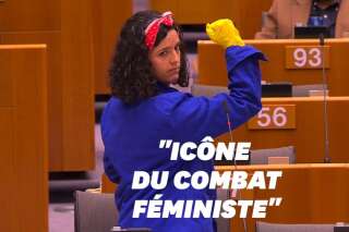 Manon Aubry en Rosie la Riveteuse au Parlement européen