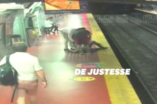 Absorbé par son téléphone, cet Argentin est tombé sur les rails du métro mais l'a échappé belle