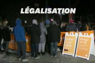 À Chicago, des centaines de personnes patientent dans le froid pour acheter du cannabis légalement