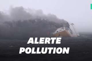 Les images du Grande America dont le naufrage menace de pollution la côte française