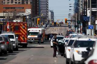 À Toronto, au Canada, une camionnette renverse de nombreux piétons et fait dix morts