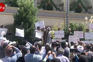 En Iran, manifestations contre la situation économique et tensions avant le retour des sanctions américaines mardi