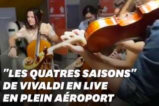 L'orchestre de Genève a profité du retard de son avion pour offrir un concert improvisé à l'aéroport