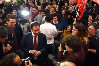 L'accueil de Benoît Hamon chez les jeunes socialistes n'a rien à voir avec celui réservé à ses concurrents à la primaire
