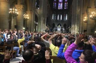 Notre-Dame de Paris: Les images du millier de personnes confinées dans la cathédrale après l'attaque d'un policier