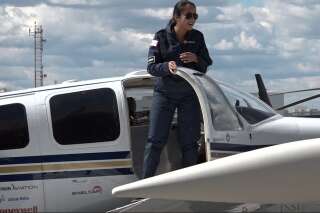 Cette Afghane fait le tour du monde en avion pour sensibiliser les jeunes aux métiers de l'aéronautique