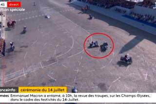 14 juillet: deux motards de la Garde républicaine chutent pendant leur chorégraphie sur les Champs-Élysées