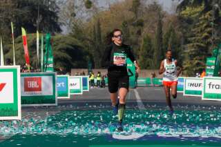 Clémence Calvin bat le record de France du marathon à Paris
