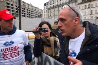 En pleine campagne, le candidat-ouvrier Philippe Poutou fait grève avec ses collègues de Ford