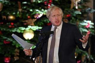 Covid-19: Boris Johnson sous le feu des critiques après une possible fête