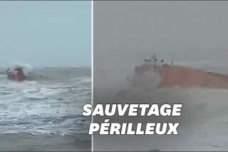 En pleine tempête Ciara, des sauveteurs anglais ont secouru un surfeur dans une mer déchaînée