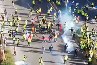 Gilets jaunes: L'avocat de Didier Andrieux dévoile une vidéo où le policier se fait frapper par des manifestants