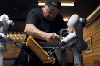 Le premier robot raclette conçu en Suisse