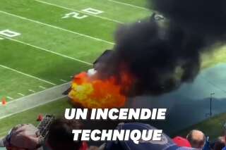 Un incendie démarre au début d'un match de football américain
