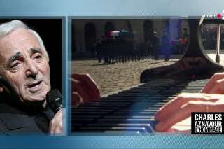 Le cercueil d'Aznavour s'est retiré des Invalides au son de 