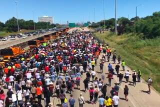À Chicago, ces manifestants anti-armes à feu ont bloqué une autoroute