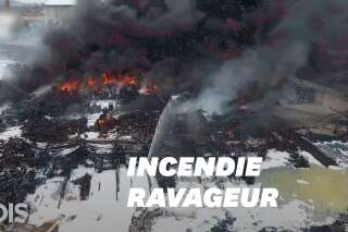 L'incendie de l'usine Lubrizol à Rouen vu du ciel grâce à un drone
