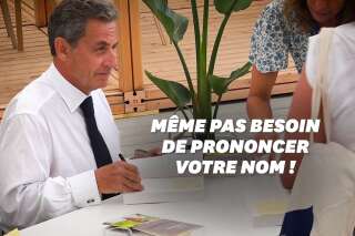 Sarkozy dédicace son livre a un rythme effréné (et il a une astuce)