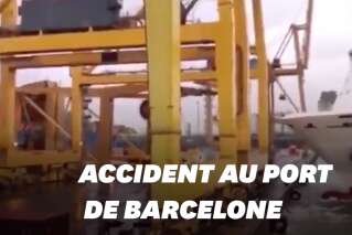 À Barcelone, ce ferry percute une grue et provoque un incendie