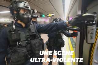 À Hong Kong, cette violente intervention de policiers dans le métro indigne