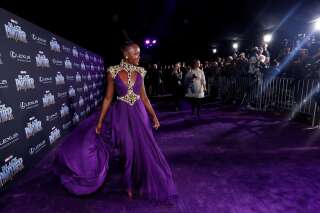 Lupita Nyong'o fait sensation sur le purple carpet de 