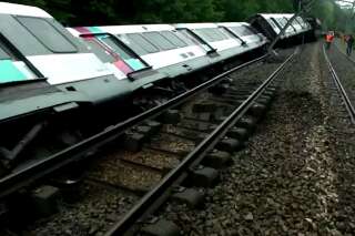 Les images du RER B couché sur les voies après avoir déraillé