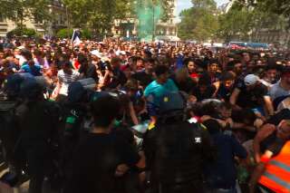 Coupe du monde 2018: panique et mouvement de foule à l'entrée du Champ-de-Mars, les supporters forcent les barrières