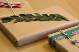 Comment faire des emballages cadeaux de Noël originaux avec du simple papier kraft