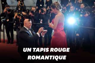 Au Festival de Cannes, une demande en mariage sur le tapis rouge
