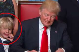 Le petit-fils de Donald Trump lui a clairement volé la vedette pendant qu'il signait son premier décret