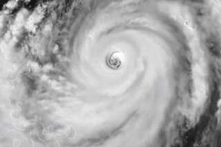 Le super typhon Mangkhut s'approche des Philippines, il est bien plus menaçant que Florence aux États-Unis