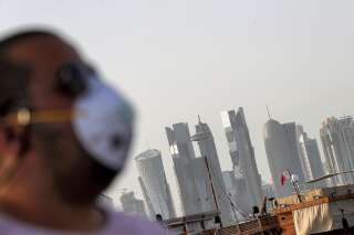 Au Qatar, trois ans de prison pour non-port du masque
