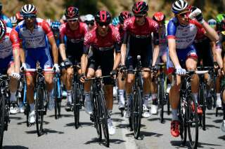 Tour de France: Thibaut Pinot perd du temps, Julian Alaphilippe reste en jaune