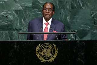 Face à la polémique, l'OMS renonce à nommer Robert Mugabe, président du Zimbabwe, ambassadeur