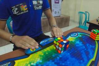 Les images du nouveau record du monde de Rubik's Cube sont hallucinantes