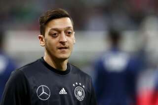 Mesut Özil révèle prier en turc pendant l'hymne national allemand avant les matchs internationaux