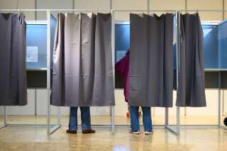 Pour les élections régionales, des rideaux d'isoloir anti-Covid commandés par des communes