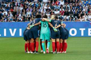 Football: le maillot de l'équipe de France féminine dévoilé