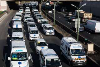 Les images des ambulanciers qui ont bloqué le périph pendant plus de 24h