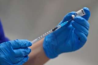 Le vaccin Pfizer-BioNTech déconseillé au Royaume-Uni en cas d'importantes allergies