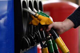 Le prix des carburants baisse pour la première fois en 2022