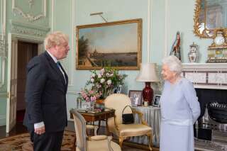 La Reine d'Angleterre et Boris Johnson reprennent leurs habitudes interrompues par le Covid