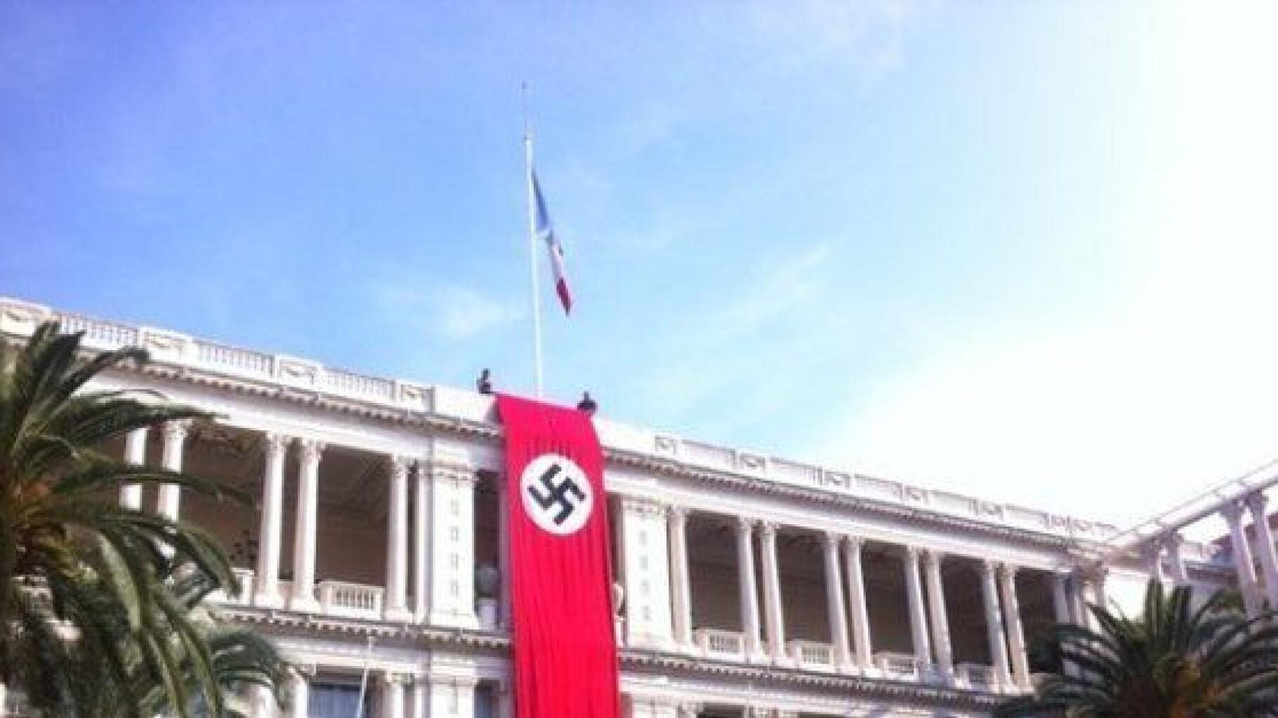 Nice: un drapeau nazi très gênant sur la préfecture