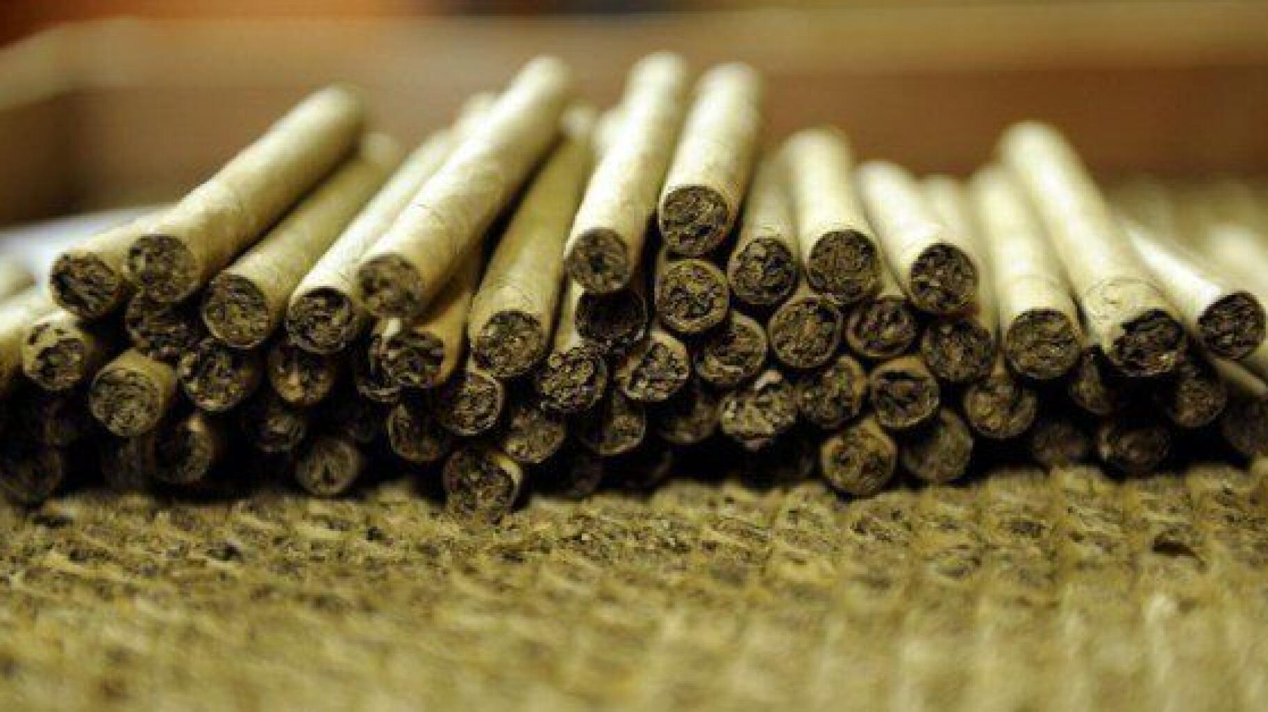 INFO JDD. Le gouvernement veut taxer davantage les cigares et le tabac à  rouler