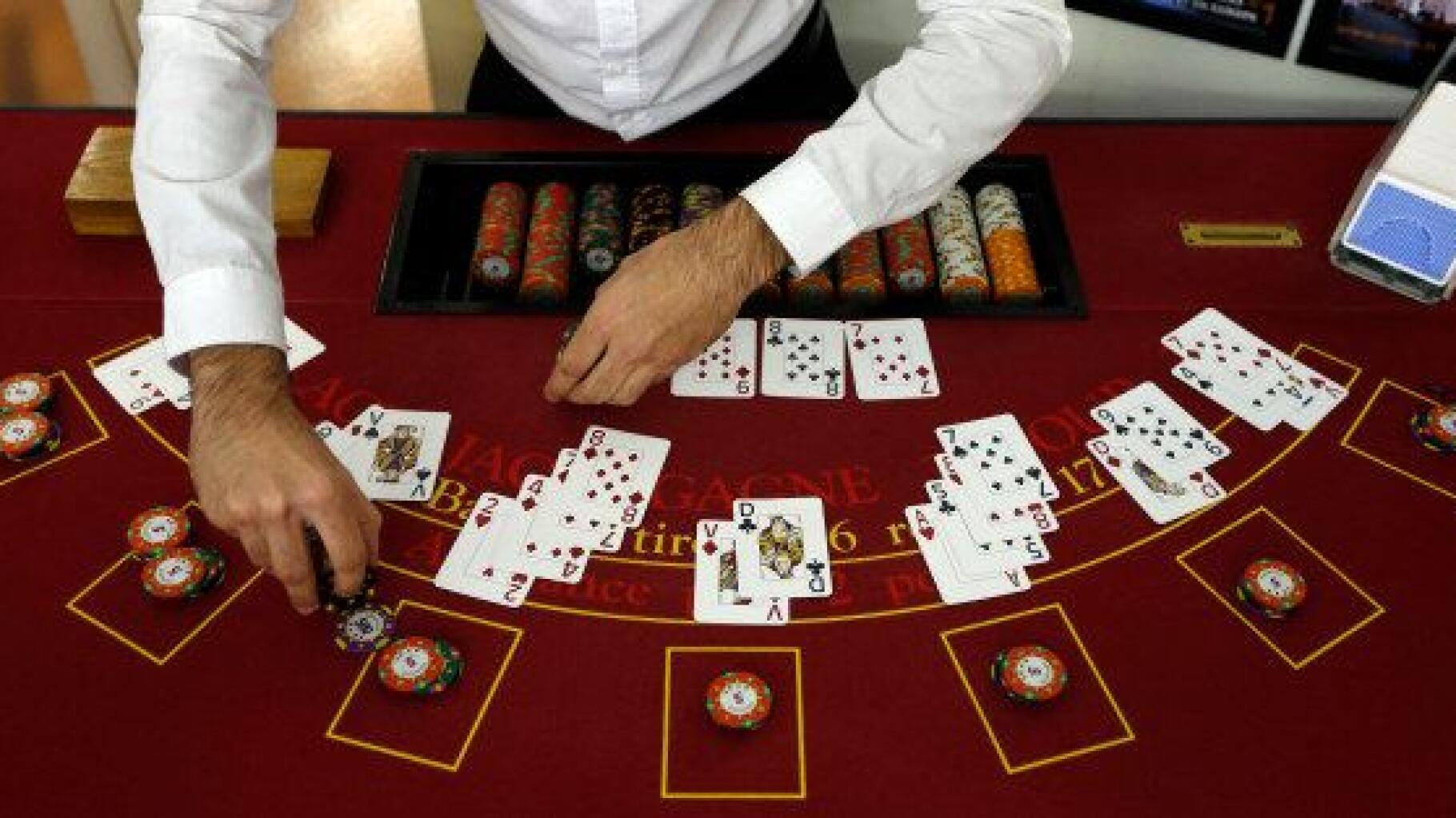 Casino, jeux d'argent, paris, dés, poker, jeux de cartes, carte