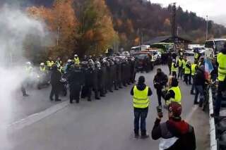 Gilets jaunes: 30 grenades lacrymogènes tirées près du tunnel du Mont-Blanc